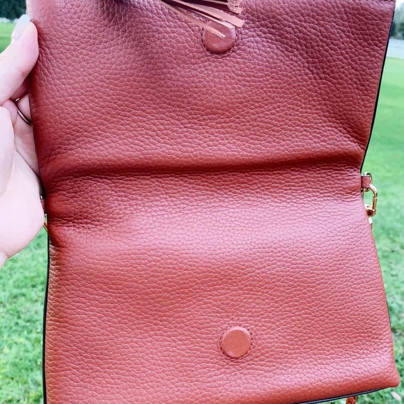 Gabysbags👜💕-Tory Burch Foldable Crossbody - Picture 4 of 6